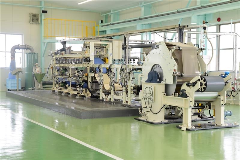 セルロースナノファイバー連続脱水シート化装置の画像